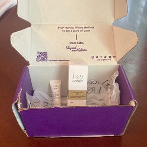 Hey Honey Trick and Treat Active Moisturizing Color Correcting Cream